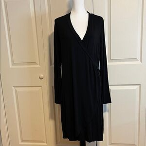 Gap, women’s long sleeve black wrap midi dress, size large